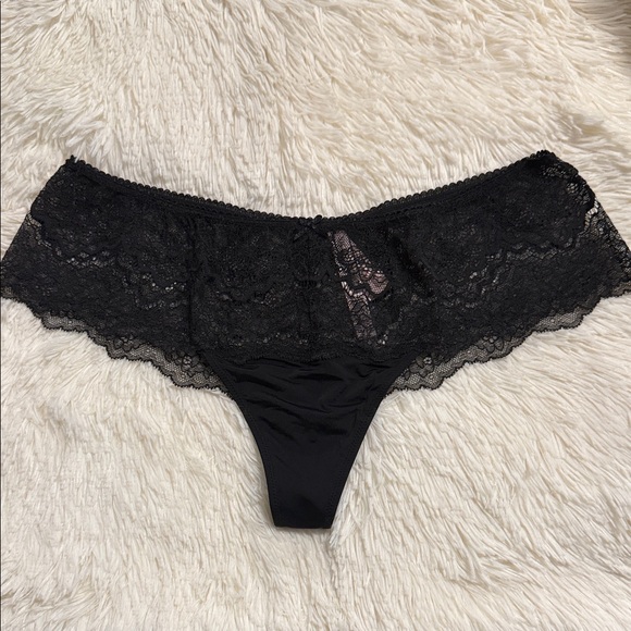 Victoria's Secret Dream Angels Thong - Picture 1 of 3